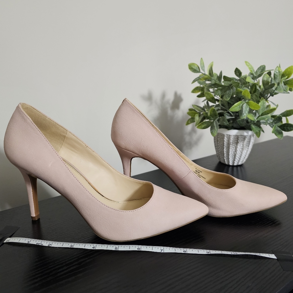 Jessica Simpson blush pink heels 9m/40 3.5 heel height